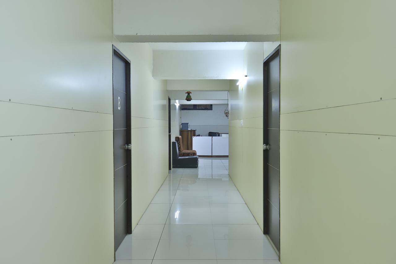 Night Halt Dormitory Ahmedabad Eksteriør bilde