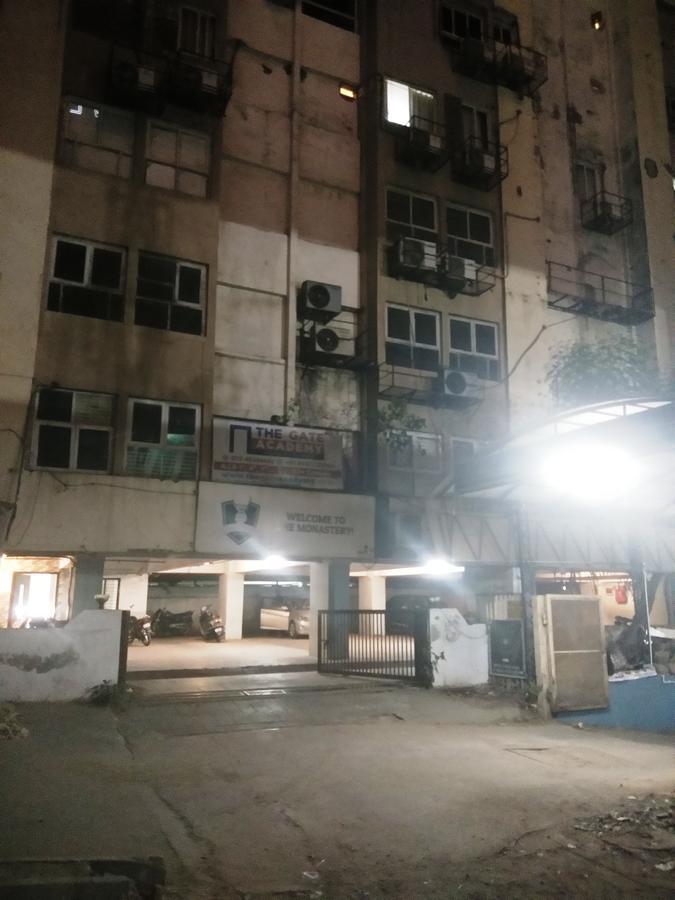 Night Halt Dormitory Ahmedabad Eksteriør bilde