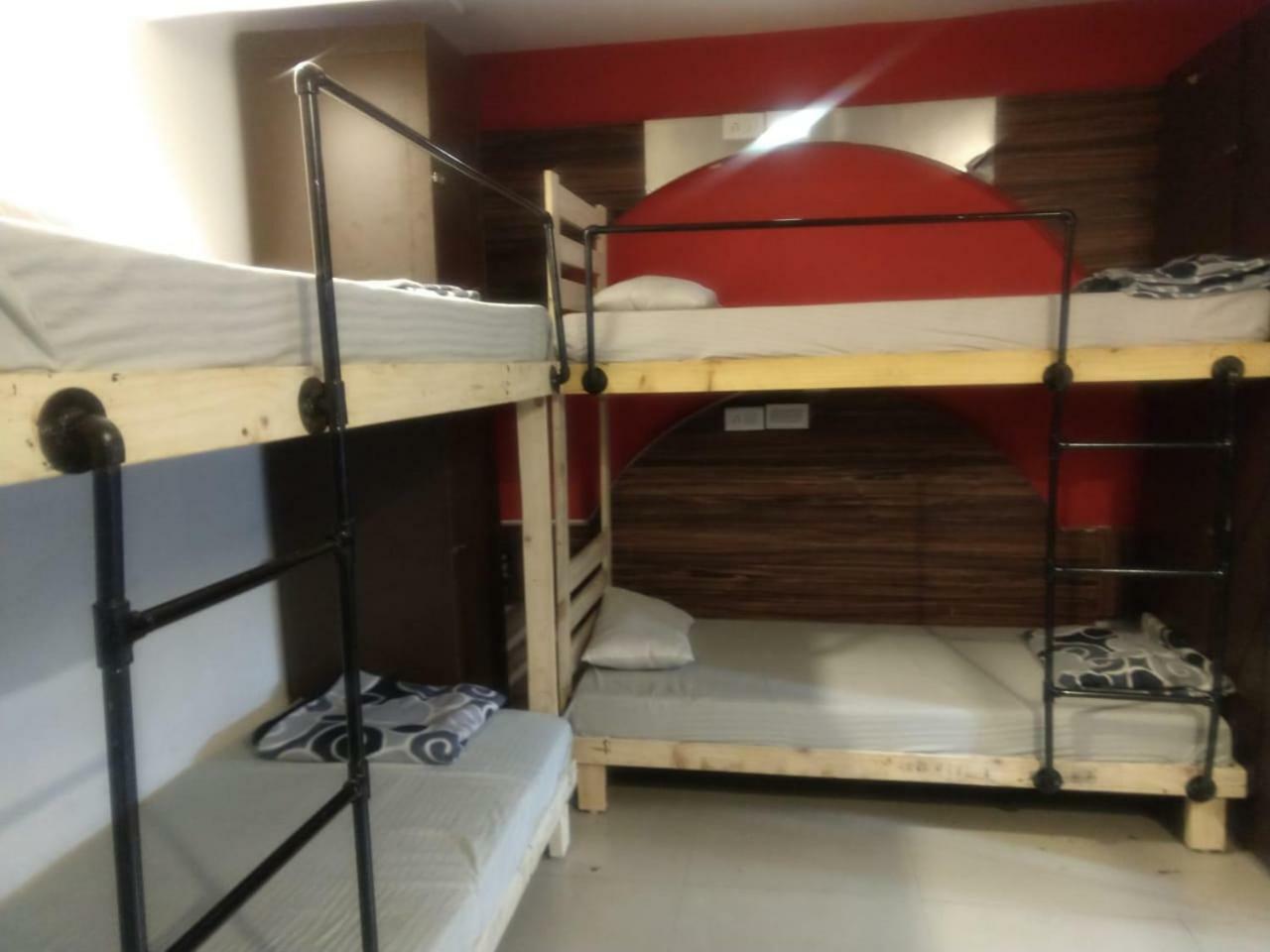 Night Halt Dormitory Ahmedabad Eksteriør bilde